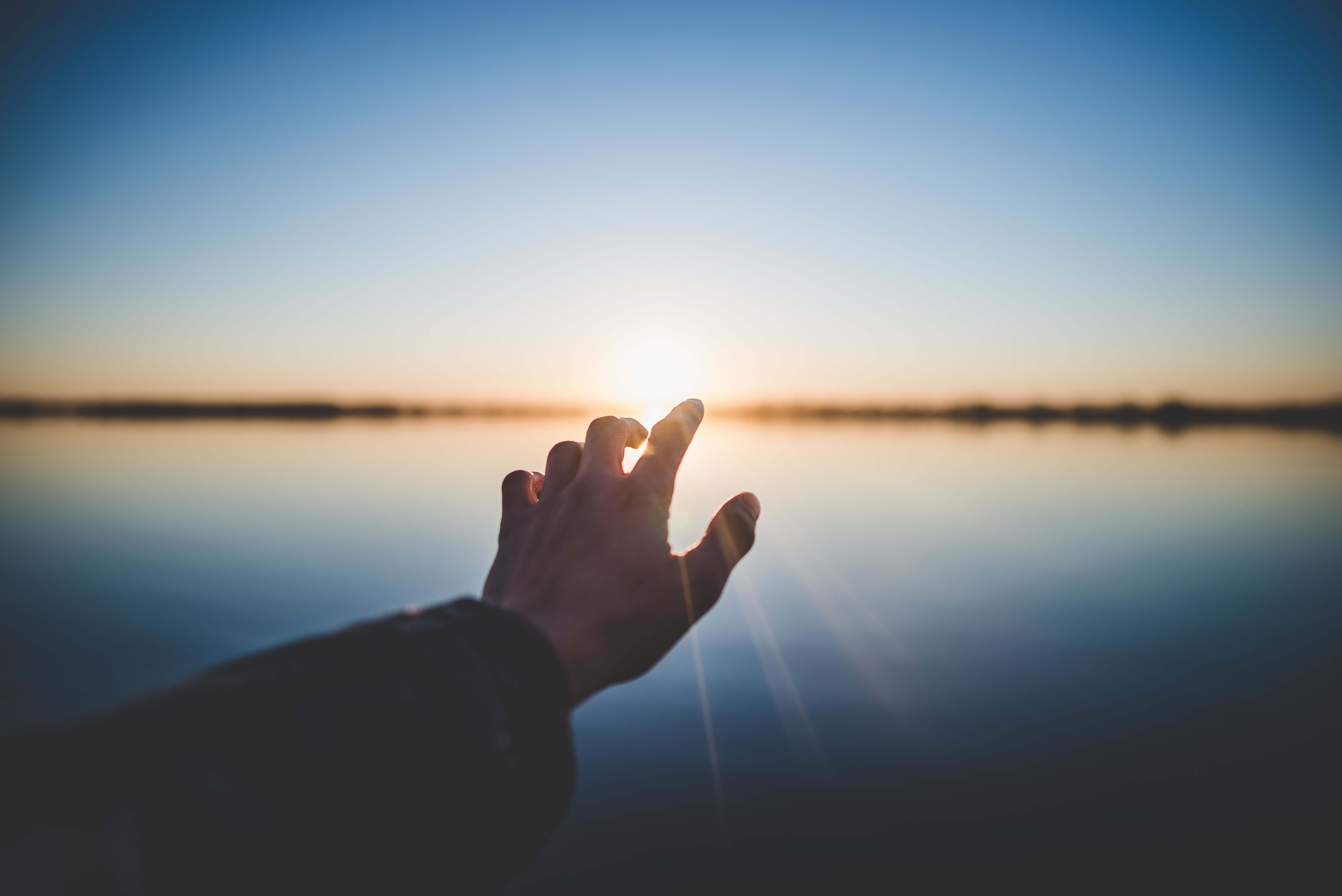 wat is een winterdip winterdepressie, winterblues, kenmerken, symptomen oorzaak hulp, tips adviezen levensstijl leefstijl natuurlijke remedie lichttherapie green exercise buiten zonlicht hoop hydrotherapie gebed meditatie NEW START